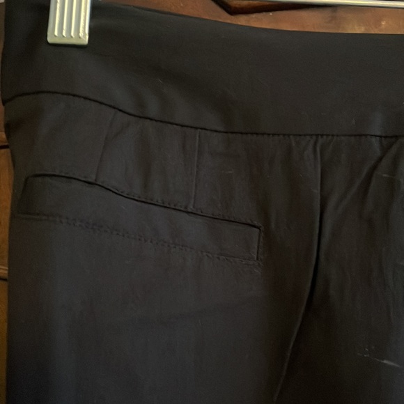 Ann Taylor Loft Stretch black pants. Size 6 - Picture 3 of 4